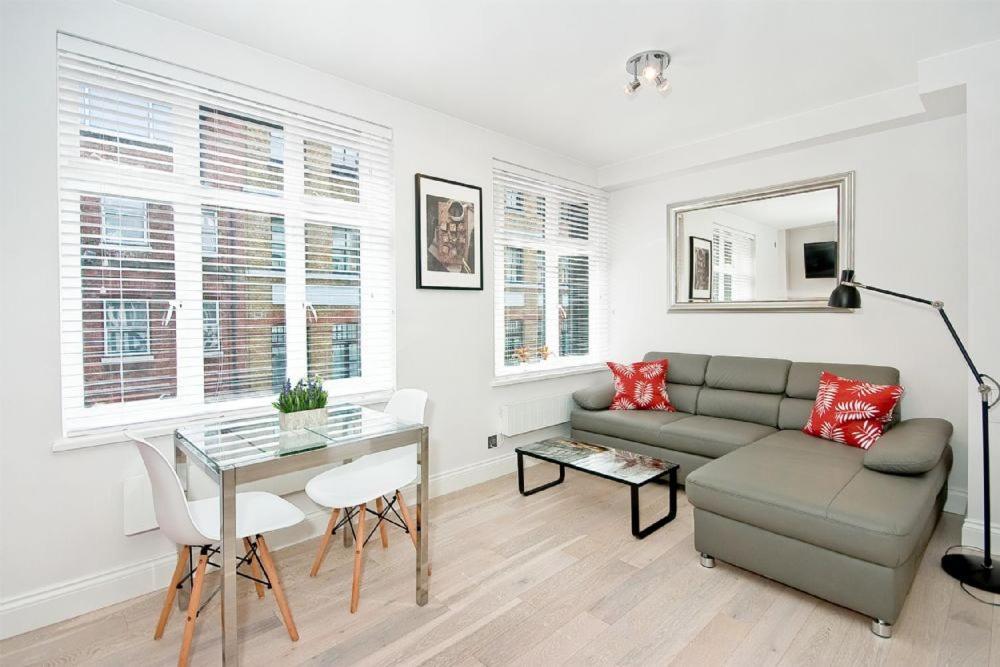 F3 Greek Street By City Living London Exterior photo